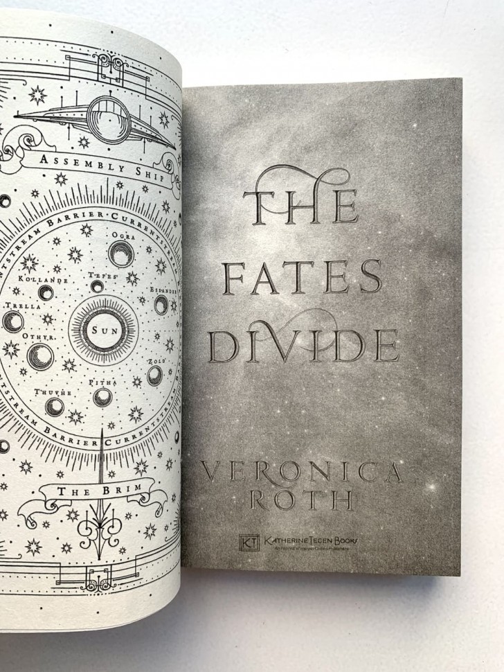 Veronica Roth "The Fates Divide" / Вероника Рот "Судьба"