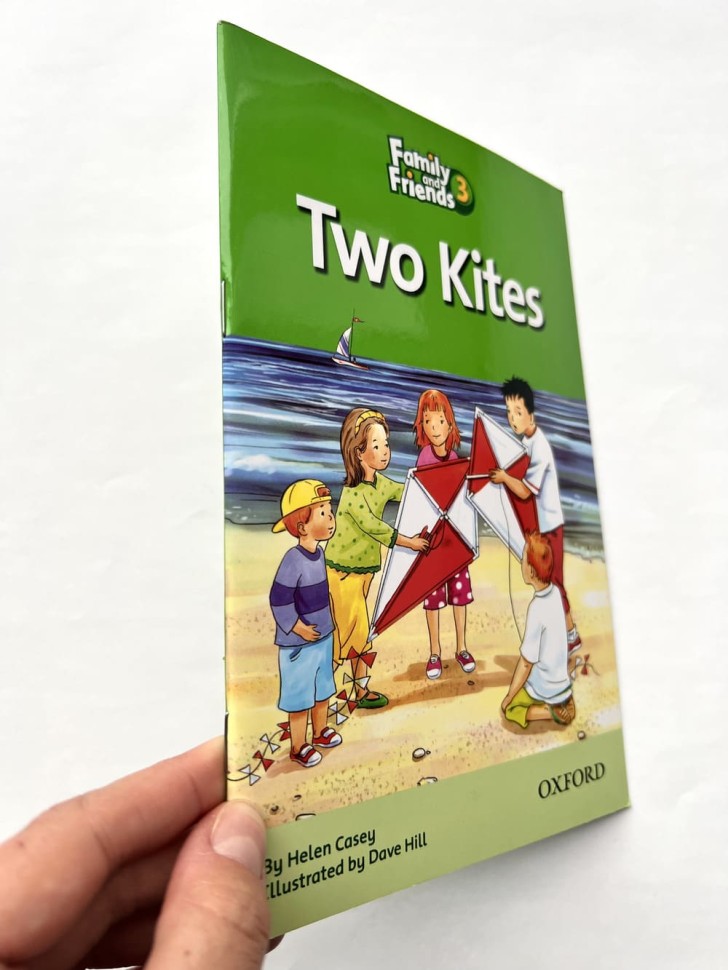 (Family and Friends Readers) 3 P.4  Two Kites. Два воздушных змея